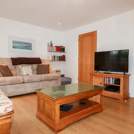 4 Trevanson Mews *